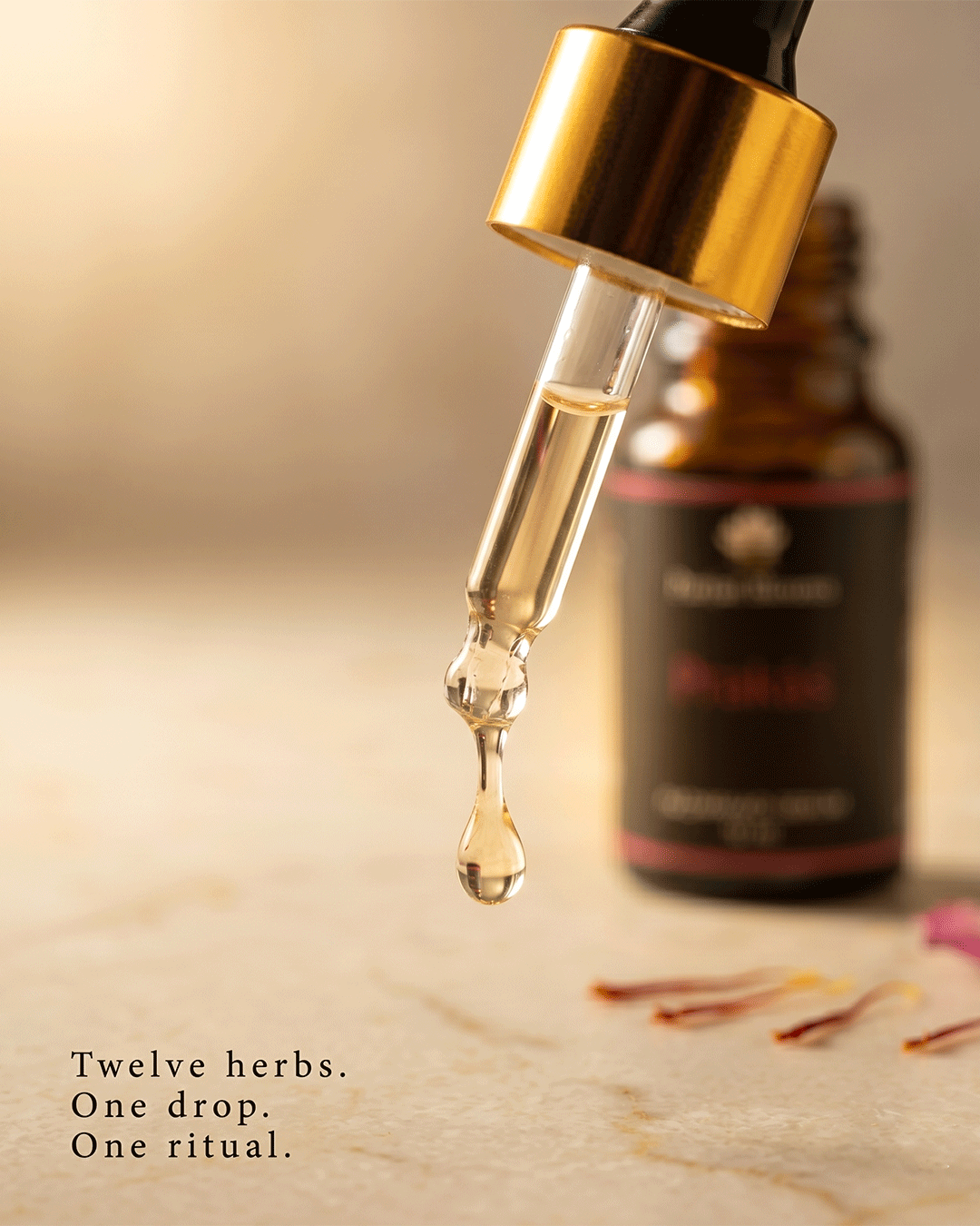 Prakas Padmakadi Kumkumadi Nalpamaradi Face Serum face serum texture closeup — feel the golden luxury ayurvedic brightening anti aging glow skin radiance dark spot formula by Parijat Blooms